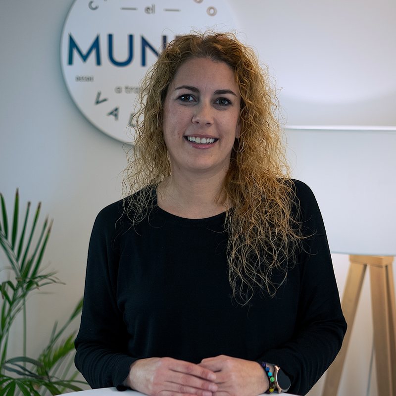 Tere D. Grau, Administración y contabilidad de ZINQUO